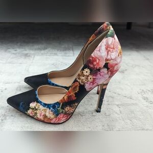 JustFab beautiful floral print heels size 7.5